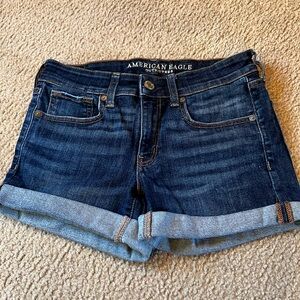 American Eagle outfitters midi denim shorts they are size 6. EUC